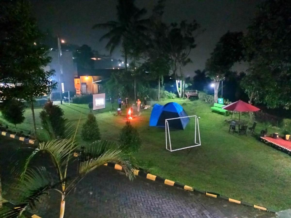 Alfa Resort Hotel And Conference Puncak Exteriör bild