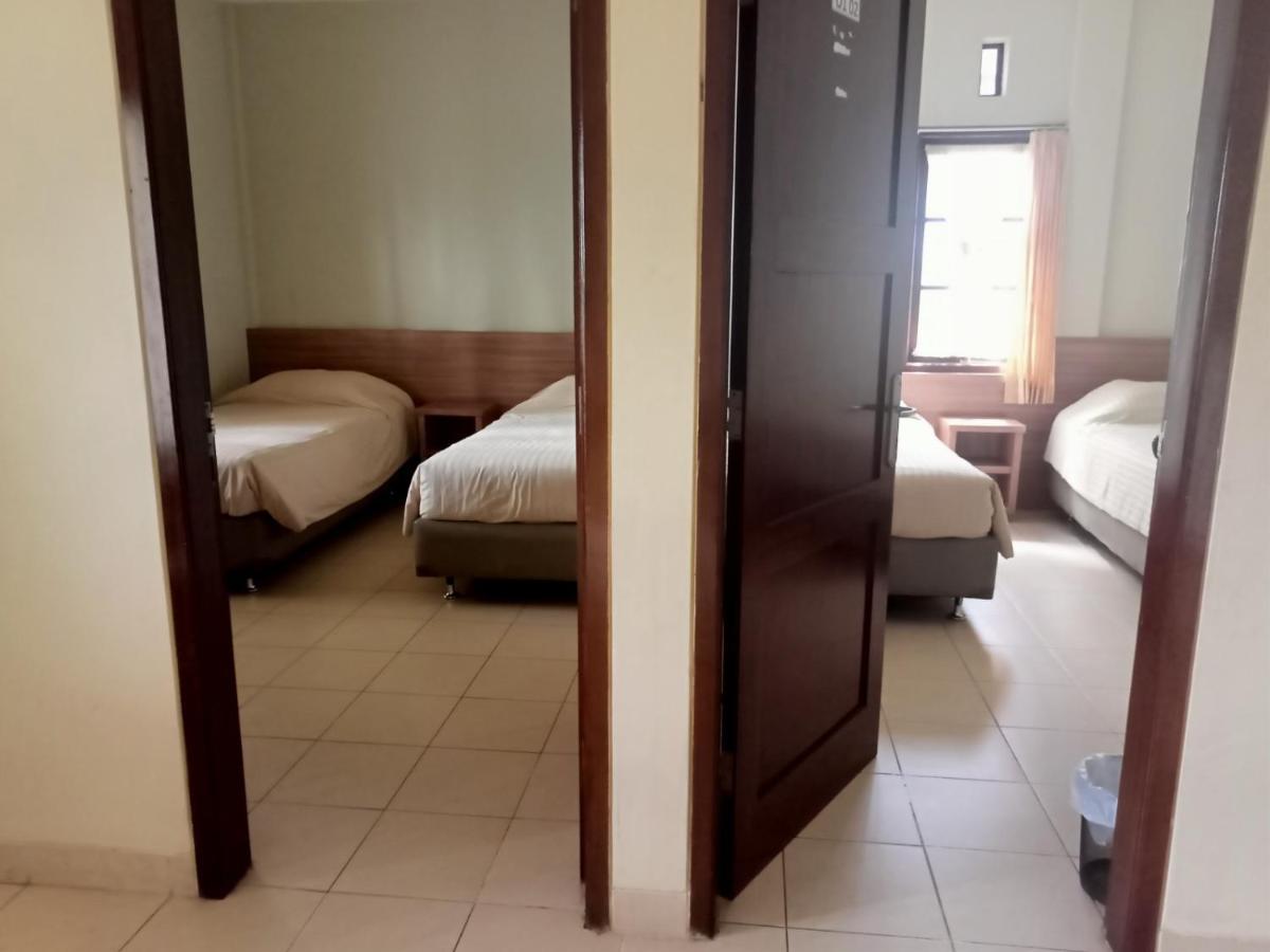 Alfa Resort Hotel And Conference Puncak Exteriör bild