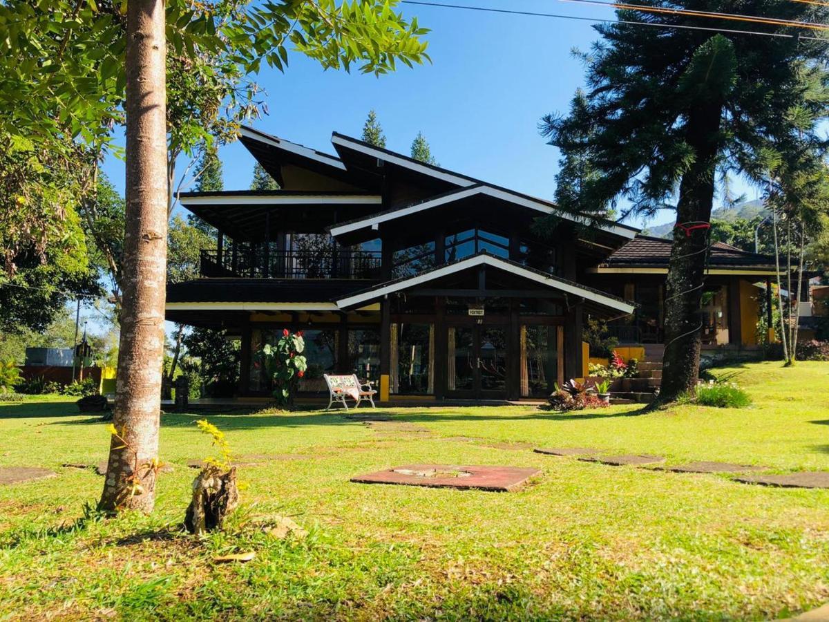 Alfa Resort Hotel And Conference Puncak Exteriör bild